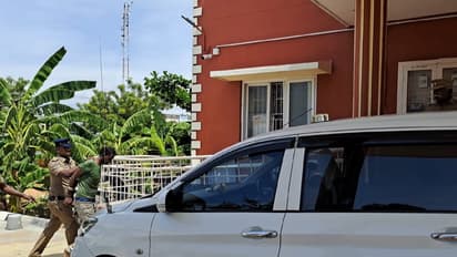 சினிமா மிஞ்சும் சம்பவம்! ரன்னிங் சேசிங்! என்கவுண்டர்! கண்டெய்னர் உள்ளே இருந்தது என்ன? பரபரப்பு தகவல்!