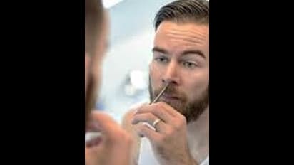 தாடியை சவரம் செய்யும் போது மூக்கில் உள்ள முடிகளையும் வெட்டலாமா?