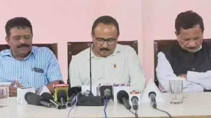 ಸಿಎಂ ಸ್ಥಾನಕ್ಕೆ ರಾಜೀನಾಮೆ ನೀಡಿ ತನಿಖೆ ಎದುರಿಸಿ, ಇಲ್ಲ ಮುಡಾ ತನಿಖೆ ಸಿಬಿಐಗೆ ವಹಿಸಿ: ಕೊಡಗಿನ ಮಾಜಿ ಶಾಸಕದ್ವಯರು ಒತ್ತಾಯ