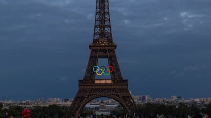 ആരാധകരെ ശാന്തരാകുവിൻ; ഈഫല്‍ ടവറില്‍ നിന്ന് ഒളിംപിക് വളയങ്ങള്‍ നീക്കാനുള്ള കാരണം വ്യക്തമാക്കി പാരീസ് മേയര്‍