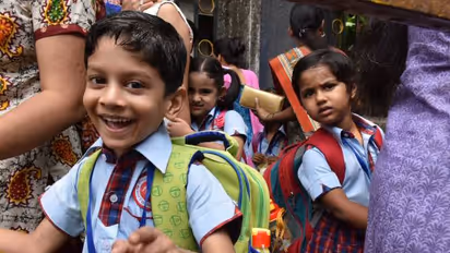 பள்ளி மாணவர்களுக்கு இன்ப அதிர்ச்சி! ஏப்ரல் 11ம் விடுமுறை! என்ன காரணம் தெரியுமா?