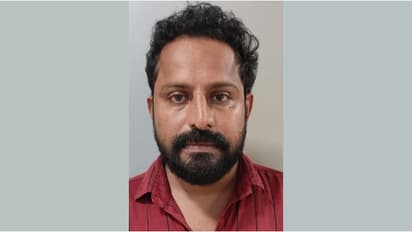 പ്രായപൂർത്തിയാകാത്ത പെൺകുട്ടിക്ക് നേരെ ലൈംഗികാതിക്രമം, അധ്യാപകനായ സിപിഎം ബ്രാഞ്ച് സെക്രട്ടറി അറസ്റ്റിൽ