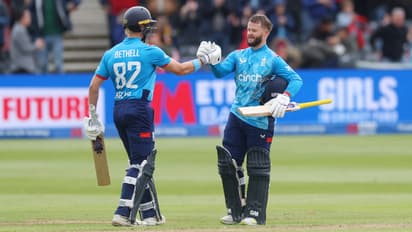 ഡക്കറ്റിന് സെഞ്ചുറി, ഹെഡിന് നാല് വിക്കറ്റ്! ഇംഗ്ലണ്ടിനെതിരെ അഞ്ചാം ഏകദിനത്തില്‍ ഓസീസിന് 310 റണ്‍സ് വിജയലക്ഷ്യം