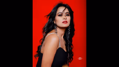 'ಈ ಟಚ್ಚಲಿ ಏನೋ ಇದೆ..' ಬಿಗ್‌ ಬಾಸ್‌ ವೇದಿಕೆಯಲ್ಲೇ ಶುರುವಾದ ಅನುಷಾ ಲವ್‌ ಸ್ಟೋರಿ, ಇವಳೆಂತಾ ಬ್ಯೂಟಿ ಗೊತ್ತಾ?