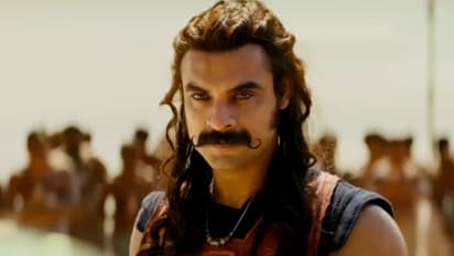 18-ാം ദിനം, വീണ്ടും ആ സുവര്‍ണ്ണ നേട്ടത്തില്‍ ടൊവിനോ! പ്രഖ്യാപനവുമായി 'എആര്‍എം' നിര്‍മ്മാതാവ്