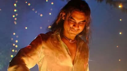 ടൊവിനോയുടെ നടികര്‍ ഒടിടിയിലെത്താൻ വൈകുന്നത് എന്തുകൊണ്ട്?, ശരിക്കും സംഭവിക്കുന്നത്