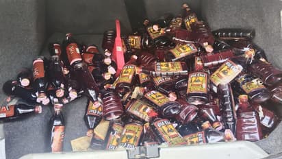 ആളെ ഇടിച്ച കാര് പൊലീസ് പൊക്കി, ഉടമക്ക് വിട്ടുകൊടുക്കും മുമ്പ് വെറുതെ പരിശോധിച്ചു, അകത്ത് 120 കുപ്പി മദ്യം