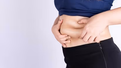 വയറിലെ കൊഴുപ്പ് കുറയ്ക്കാന്‍ രാവിലെ കുടിക്കാം ഈ ആറ് പാനീയങ്ങള്‍