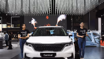 വില 63.9 ലക്ഷം, 2 മാസത്തിനകം സ്വന്തമാക്കിയത് 400 ഇന്ത്യൻ സമ്പന്നർ, കാത്തിരിപ്പ് 6 മാസം, ഹിറ്റായി കിയ കാർണിവൽ