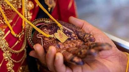 ஒரு ரூபாய் செலவு இல்லாமல் 50 ஆயிரம் மதிப்பிலான சீர்வரிசையோடு தடபுடலாக திருமணம்.!தமிழக அரசின் சூப்பர் அறிவிப்பு