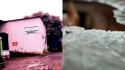 2.5 ടൺ ഭാരമുള്ള ഗ്ലാസ് പാളികൾ ഇറക്കുന്നതിനിടെ ബെൽട്ട് പൊട്ടി, ചില്ലിനടിയിൽ പെട്ട് 4 പേർക്ക് ദാരുണാന്ത്യം