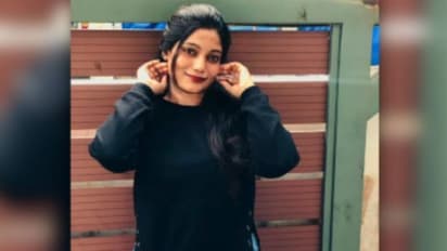 യുവാവിനെതിരെ രാത്രി പൊലീസ് സ്റ്റേഷനിലെത്തി പരാതി നൽകി, തൊട്ടുപിന്നാലെ യുവതി ടെറസിൽ മരിച്ചനിലയിൽ