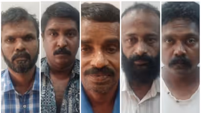 കോട്ടയത്ത് പൊലീസ് ചമഞ്ഞ് ഇതര സംസ്ഥാന തൊഴിലാളികളുടെ ക്യാമ്പിൽ കയറി അതിക്രമം; സ്വ‍ർണവും പണവും മോഷ്ടിച്ചു