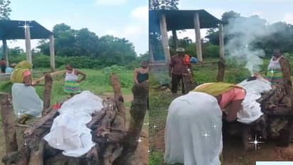 ಅಪ್ಪನ ಚಿತೆಗೆ ಕೊಳ್ಳಿ ಇಡೋಕೆ ಎರಡೂವರೆ ಲಕ್ಷ ಕೇಳಿದ ಮಗ- ಅಮ್ಮ ಗೋಳಾಡಿ ಬೇಡಿಕೊಂಡ್ರೂ ಕೇಳದ ಮಗ