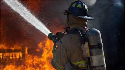 ഭാര്യയെ കൊലപ്പെടുത്താൻ താമസിക്കുന്ന വീടിന് തീയിട്ടു; ശരീരത്തിൽ 25 ശതമാനം പൊള്ളൽ, മലയാളി അയർലൻഡിൽ അറസ്റ്റിൽ