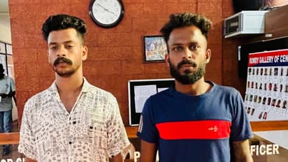 ബസിനകത്ത് പുകവലി, ജീവനക്കാരോട് മോശമായി പെരുമാറി; ബസ് സ്റ്റേഷനിലേക്ക് ഓടിച്ചുകയറ്റി ഡ്രൈവർ, യുവാക്കൾ പിടിയിൽ