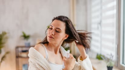 என்ன நெல்லிக்காயை தலைமுடிக்கு யூஸ் பண்ணா முடி கொட்டாதா? வளருமா?!