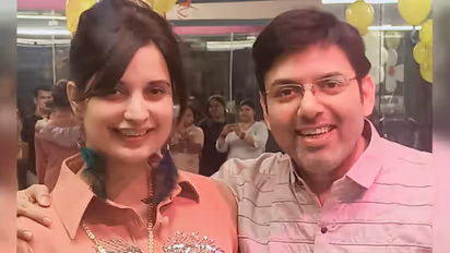 'ഇസ്രയേൽ ടൈം മെഷീൻ എത്തിക്കും, 60കാരനെ 25കാരനാക്കുന്ന ഓക്സിജൻ തെറാപ്പി'; പരാതിക്ക് പിന്നാലെ ദമ്പതികൾ ഒളിവിൽ