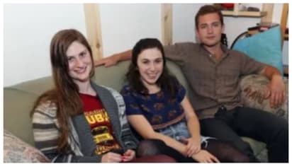 ദുർഗന്ധമുള്ള സെക്കന്‍റ്ഹാന്‍റ് സോഫാസെറ്റിയിൽ നിന്നും വിദ്യാർത്ഥികള്‍ക്ക് ലഭിച്ചത് 34 ലക്ഷം രൂപ; വൈറൽ കുറിപ്പ്