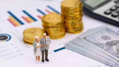 സീനിയർ സിറ്റിസൺ സേവിംഗ്‌സ് സ്‌കീമിൽ അം​ഗമാണോ? ഏപ്രിൽ-ജൂൺ പാദത്തിലെ പലിശ അറിയാം 