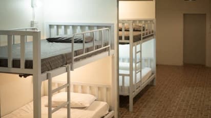 രാത്രിയായാൽ അപരിചിതരായ ആണുങ്ങളെത്തും, വാതിലിൽ മുട്ടും, ശുചിമുറിയിൽ പോലും പോവാനാവാതെ പെൺകുട്ടികൾ