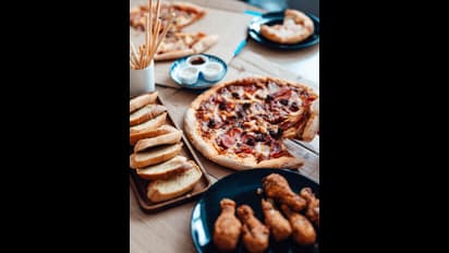 மழைக்காலத்துல வெளில சாப்டுறீங்களா? இந்த 1 விஷயத்துல கவனமா இருங்க!!