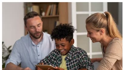 டாக்ஸிக் பேரண்டிங்; உங்கள் குழந்தையை எப்படி பாதிக்கும் தெரியுமா?