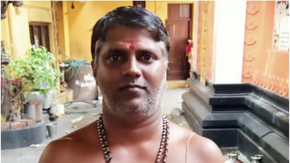 വിഗ്രഹത്തിലെ സ്വർണം മോഷ്ടിച്ചെന്ന് കേസ്; പൂജാരി അരുണ് കസ്റ്റഡിയിൽ, കവർച്ച എഡിജിപിയുടെ കുടുംബ ക്ഷേത്രത്തിൽ