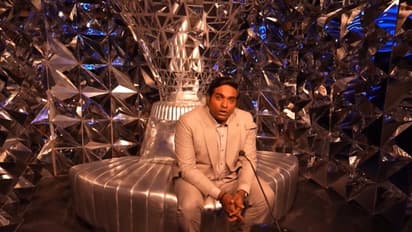 முதல் நாளே எலிமினேஷன்; வந்த வேகத்தில் பிக்பாஸ் வீட்டைவிட்டு வெளியேறும் போட்டியாளர் யார்?