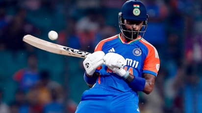 കാണാത്തവര്ക്ക് നഷ്ടം! സ്വാഗ്, ആറ്റിറ്റിയൂഡ്... എല്ലാമുള്ള ഹാര്ദിക്കിന്റെ നോ ലുക്ക് അപ്പര് കട്ട് -വീഡിയോ