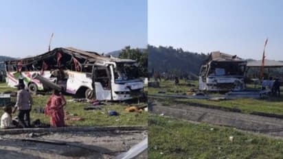 Four killed, 25 injured as bus carrying pilgrims overturns in Gujarat's Banaskantha (WATCH)