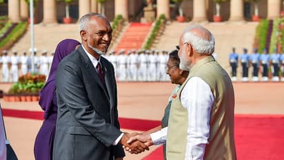 PM Modi welcomes Maldives President Mohamed Muizzu, engages in diplomatic meeting at Hyderabad House (WATCH)