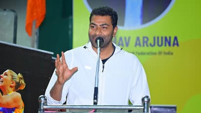  கூட்டணியில் இருந்து கொண்டே திமுகவை பார்த்து ஆதவ் அர்ஜுனா இப்படி சொல்லிட்டாரே! பரபரக்கும் அரசியல் களம்!