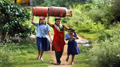 Ujjwala Yojana 2.0: Who’s Eligible for Free Gas Connection?