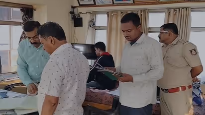 ಹೆಚ್ಚಿನ ಹಣ ವಸೂಲಿ: ರಾಜ್ಯಾದ್ಯಂತ ಮಧ್ಯರಾತ್ರಿ ಆರ್‌ಟಿಒ ಚೆಕ್‌ಪೋಸ್ಟ್‌ ಮೇಲೆ ಲೋಕಾಯುಕ್ತ ದಾಳಿ