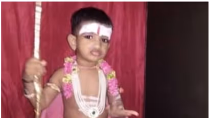 കേക്ക് കഴിച്ചതിന് പിന്നാലെ 5 വയസുകാരൻ മരിച്ചു, മാതാപിതാക്കൾ ഗുരുതരാവസ്ഥയിൽ; ക്യാൻസൽ ചെയ്ത ഓൺലൈൻ ഓർഡറിൽ ദുരൂഹത