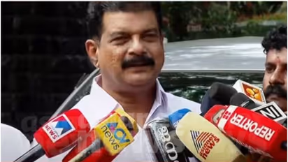 'എസ്എഫ്ഐഒ അന്വേഷണം നാടകം, എഡിജിപിക്കെതിരെ നടപടി വൈകിയത് വീണ വിജയനെ സംരക്ഷിക്കാൻ': പി വി അന്‍വര്‍