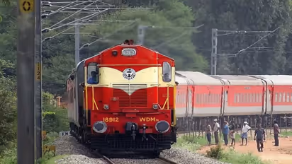 Diwali Special Train: தீபாவளிக்கு ஊருக்கு போறீங்களா? 40 சிறப்பு ரயில்கள் இருக்கு