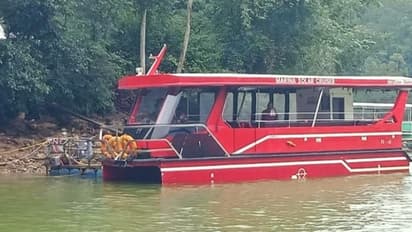 സൈലന്റാണ്, ആനകൾക്കും ശല്യമില്ല; മാട്ടുപ്പെട്ടി ജലാശയത്തിൽ സോളാര് ബോട്ടുകള് റെഡി, 30 പേര്ക്ക് സഞ്ചരിക്കാം