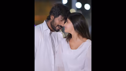 சீரியலில் அண்ணன்; நிஜத்தில் காதலி! விஜய் டிவி ஹீரோயினுடன் நிச்சயதார்த்தத்தை அறிவித்த வெற்றி வசந்த்!