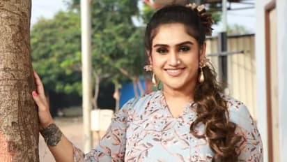 வனிதா விஜயகுமார் - ராபட்டுக்கு சுப முகூர்த்தம் குறிச்சாசு; திருமண கோலத்தில் வெளியிட்ட தகவல்!