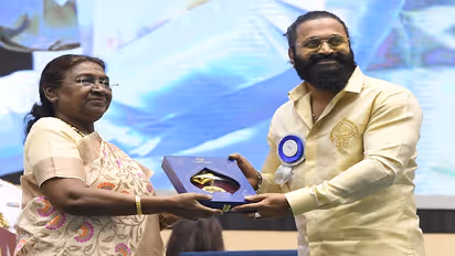 ಅತ್ಯತ್ತಮ ನಟ ರಿಷಬ್‌ಗೆ ರಾಷ್ಟ್ರ ಪುರಸ್ಕಾರ ಪ್ರದಾನ: ದೆಹಲಿಯಲ್ಲಿ ಕಾಂತಾರ, ಕೆಜಿಎಫ್‌ ಕಲರವ!