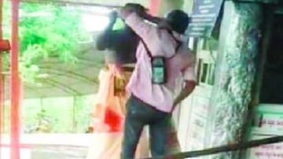 ತುಮಕೂರು: ಹುಂಡಿ ಮುಟ್ಟಿದ್ದಕ್ಕೆ ದೇಗುಲ ಸಿಬ್ಬಂದಿಗೆ ಅರ್ಚಕನಿಂದ ಜಾತಿ ನಿಂದನೆ, ಹಲ್ಲೆ 