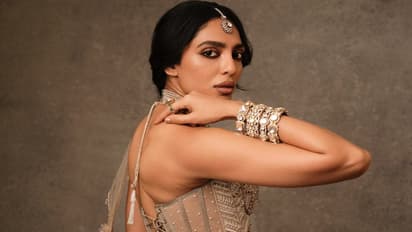 `నల్లగా ఉన్నావ్, బ్యాక్ గ్రౌండ్ మోడల్గా కూడా పనికిరావు`.. శోభితా దూళిపాళకి చేదు అనుభవం