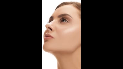 முகத்துல படிகாரத்தை 'இப்படி' யூஸ் பண்ணுங்க.. சும்மா உங்க முகம் பளபளனு மின்னும்!