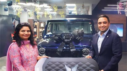 മുതലാളി ഒരു സ്റ്റാറാണ്! ആദ്യ ഥാർ റോക്സ് വാങ്ങിയത് 1.31 കോടിക്ക്, പണ്ട് 3 ഡോർ ആദ്യം വാങ്ങിയതും ഇതേ മുതലാളി!