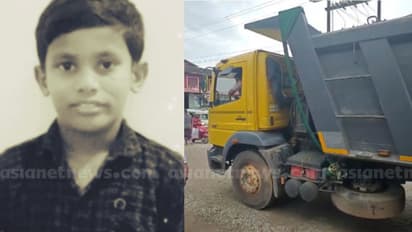 ടോറസ് ലോറിയിടിച്ച് അപകടം: പൊന്നാനിയിൽ 15 വയസുകാരന് ദാരുണാന്ത്യം