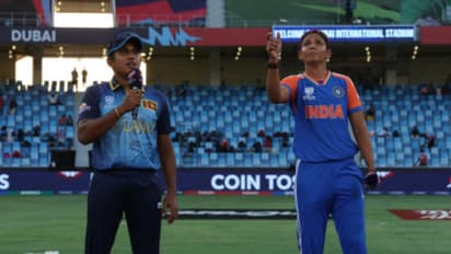 വനിതാ ടി20 ലോകകപ്പ്: ജീവന്മരണപ്പോരില് ശ്രീലങ്കക്കെതിരെ ഇന്ത്യക്ക് ടോസ്; രണ്ട് മലയാളി താരങ്ങള് ടീമില്