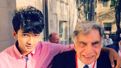 రతన్ టాటా భుజంపై చెయ్యేసేంత క్లోజ్ ఫ్రెండ్ మన తెలుగు కుర్రాడు ... ఎవరీ శంతను నాయుడు?