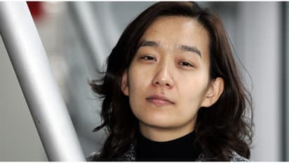 ഹാൻ കാങിന് സാഹിത്യ നൊബേൽ; മനുഷ്യജീവിതത്തിലെ ദുര്ബലതകളെ തുറന്നുകാട്ടിയ ദക്ഷിണ കൊറിയൻ എഴുത്തുകാരി